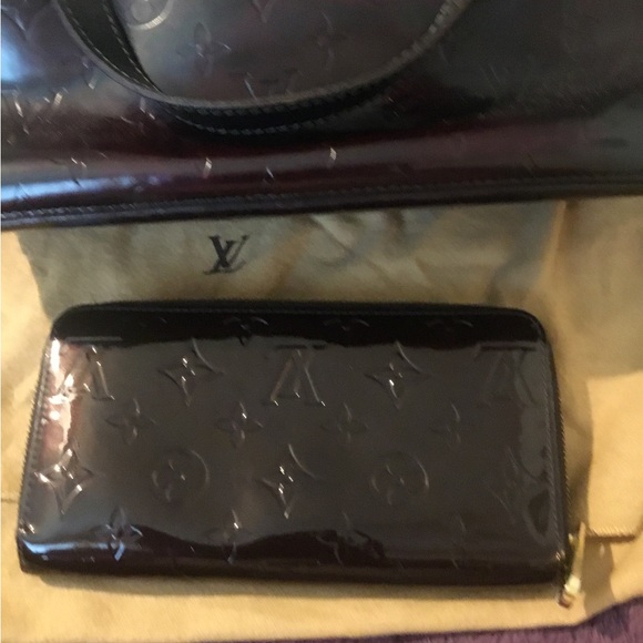 Authentic Louis Vuitton Patent Leather Bag- TH1908 & Authentic Long Wallet Set - Picture 5 of 16